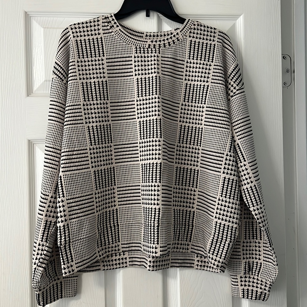 L*Space Sweatshirt Size M-L